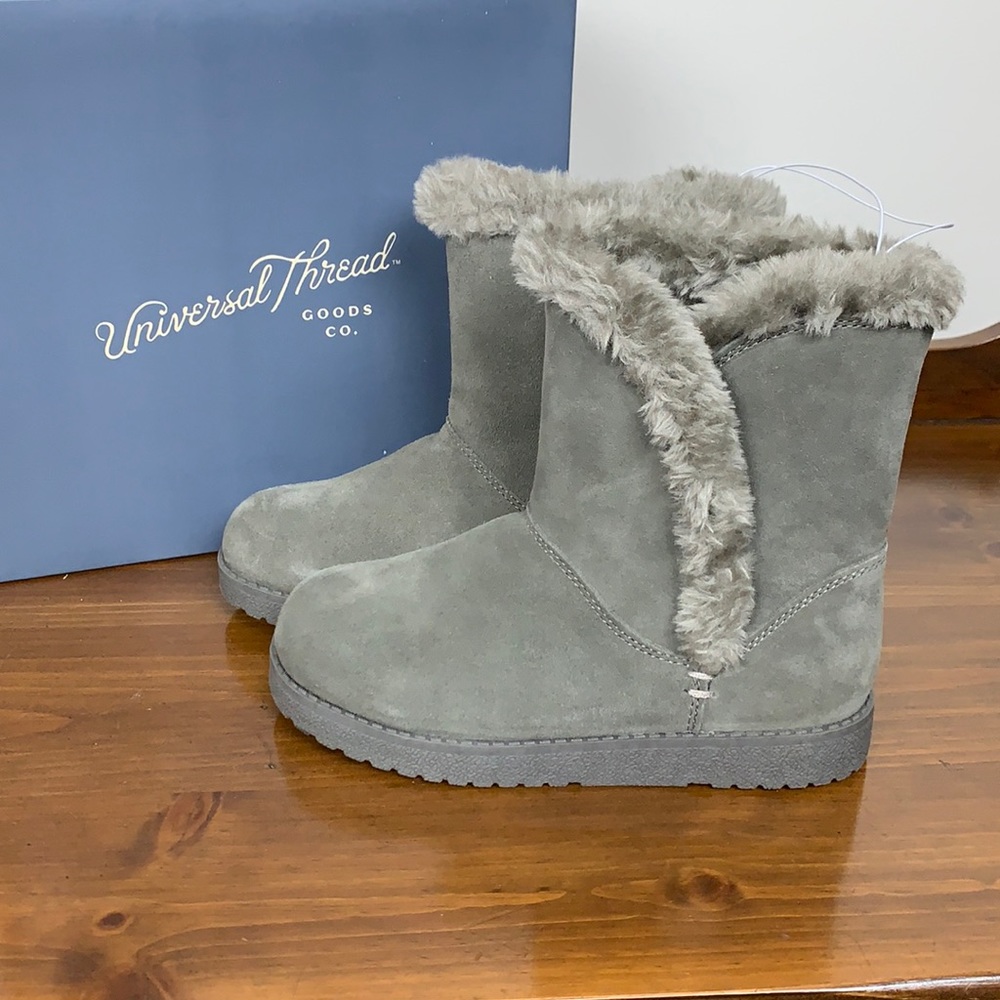 NWT Universal Thread Daniah Gray Boots